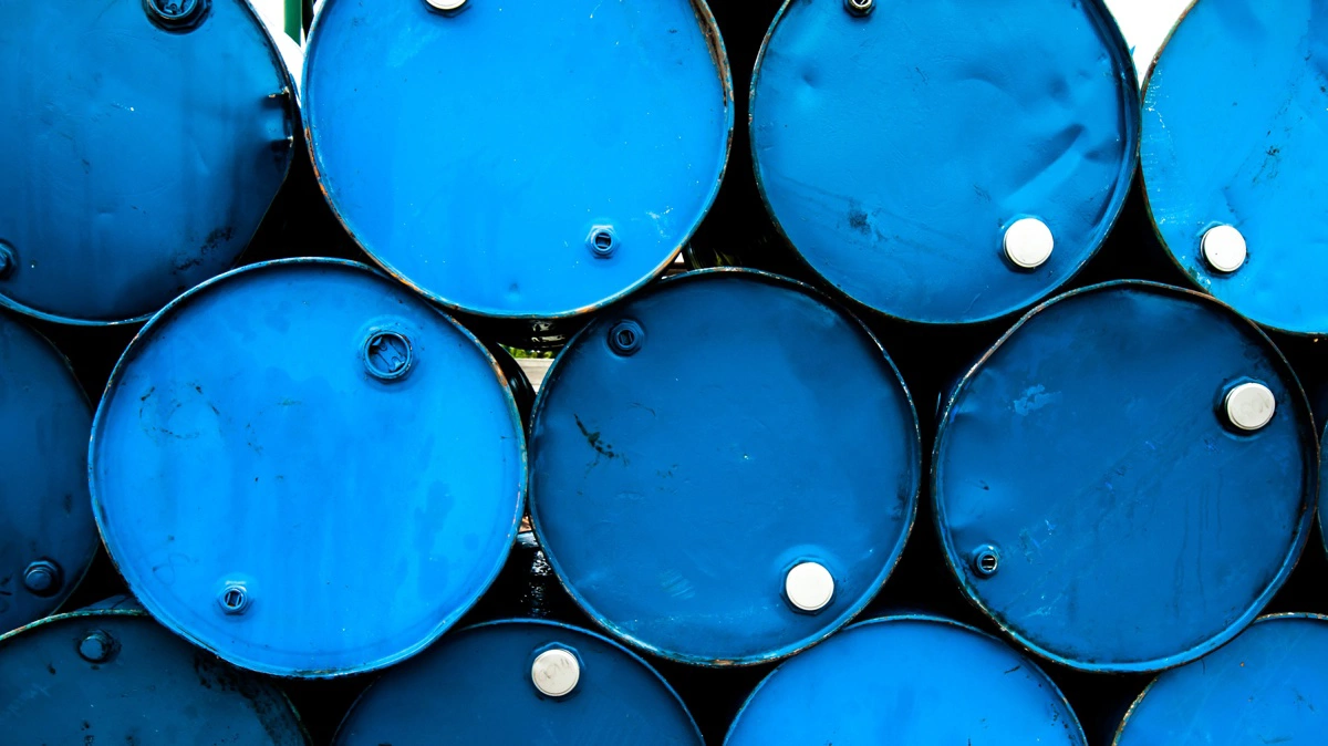 Trods fortsat uro i Mellemøsten vurderer Jyske Markets, at Europa har tilstrækkelige forsyninger af diesel og flybrændstof til at undgå rationering denne sommer. Foto: Colourbox