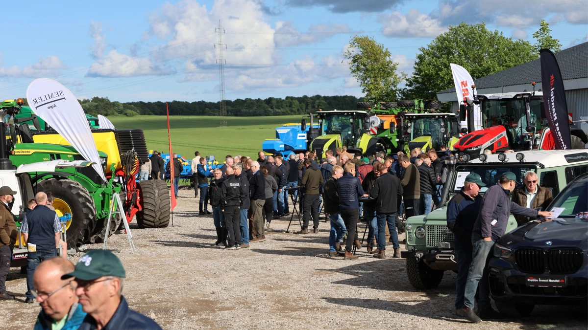 De nye kvælstofkrav og skærpede rammevilkår betyder, at mange planteavlere står over for nogle af de vigtigste beslutninger i mange år. Det var netop det, der var omdrejningspunktet for årets Agri Farm Day, hvor knap 900 deltagere var mødt op.