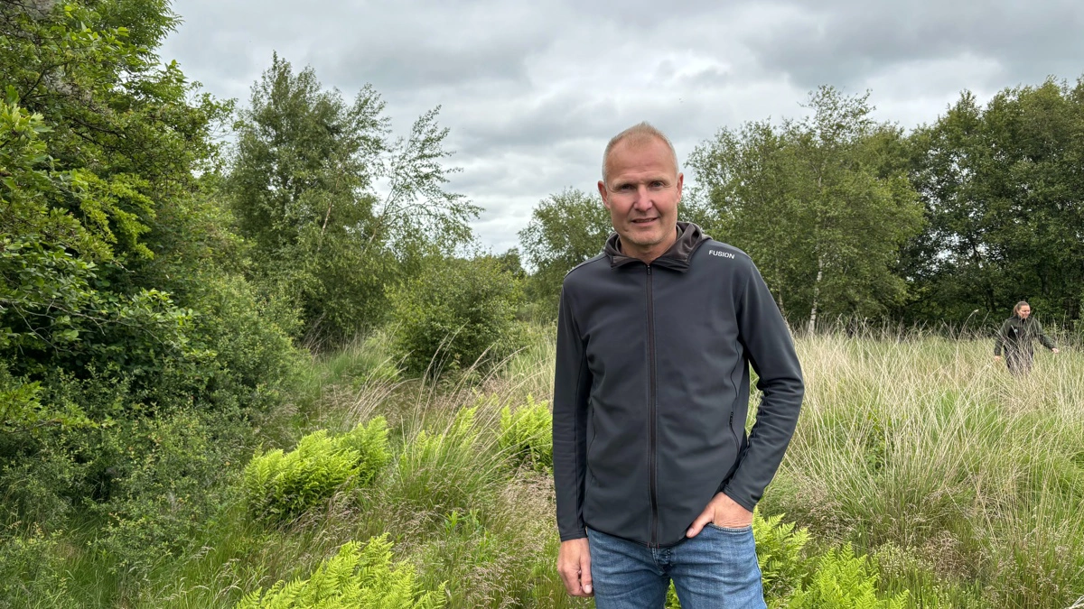 - For mig handler det om at finde løsninger, hvor vi både kan lave foder til vores dyr, så de kan producere fødevarer og samtidig give mere plads til naturen, siger Henrik Søgaard, der er en af de deltagende 11 Arla-landmænd.