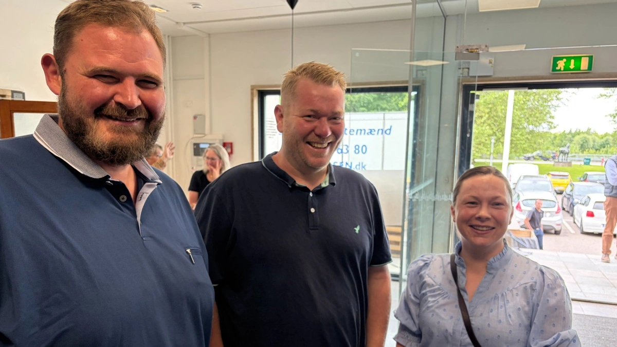 Trine og Johnny Nielsen, Gadbjerg, der har en produktion på 640 søer med produktion af 30-kgs grise, har taget til krisemøde sammen med svoger Alex Nielsen, der producerer 19.000 slagtesvin årligt. De håber at blive klogere på fremtiden efter mødet i dag.