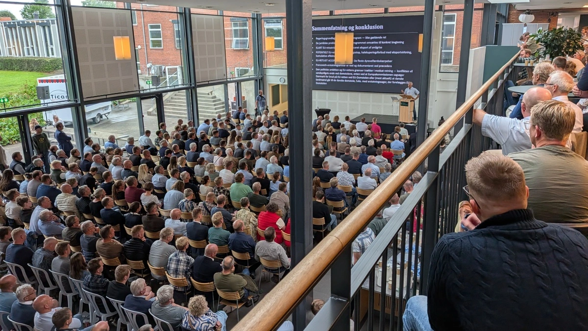 På krisemødet onsdag på Bygholm Landbrugsskole deltog en samlet branche i form af Landbrug & Fødevarer, FødevareDanmark, Bæredygtigt Landbrug, Danish Crown og arrangøren selv, Landsforeningen af Danske Svineproducenter. Foto. Morten Ipsen