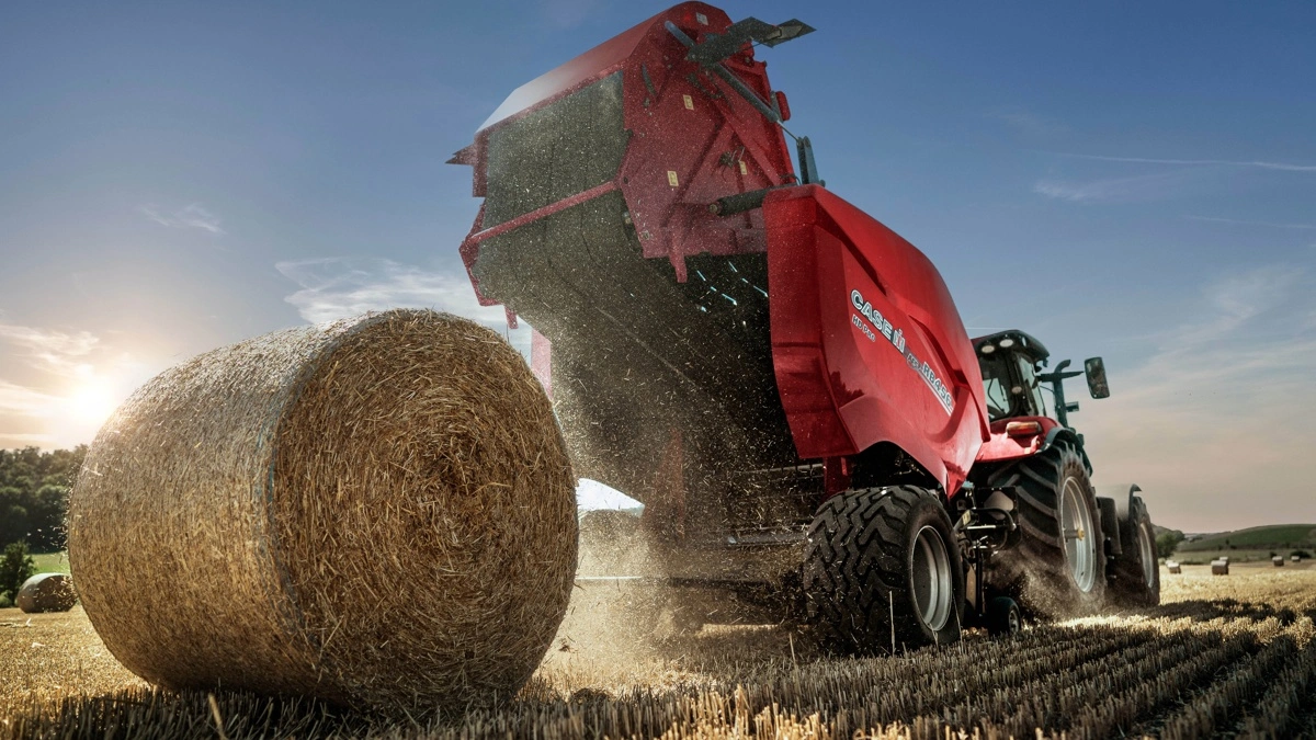 Case IH RB 456 HD er en rundballepresser. RB6-serien får blandt andet forstærket pressekammer, mere automatik og mulighed for plantebaseret net. Pressefotos