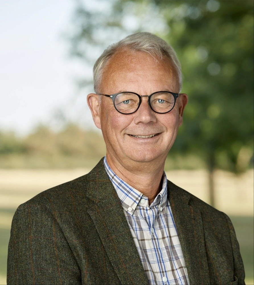 Lodsejer Andreas Hastrup, Avnsøgaard på Nordvestsjælland, er kommet i klemme mellem hensynet til naturen og hensynet til Banedanmarks krav. Privatfoto