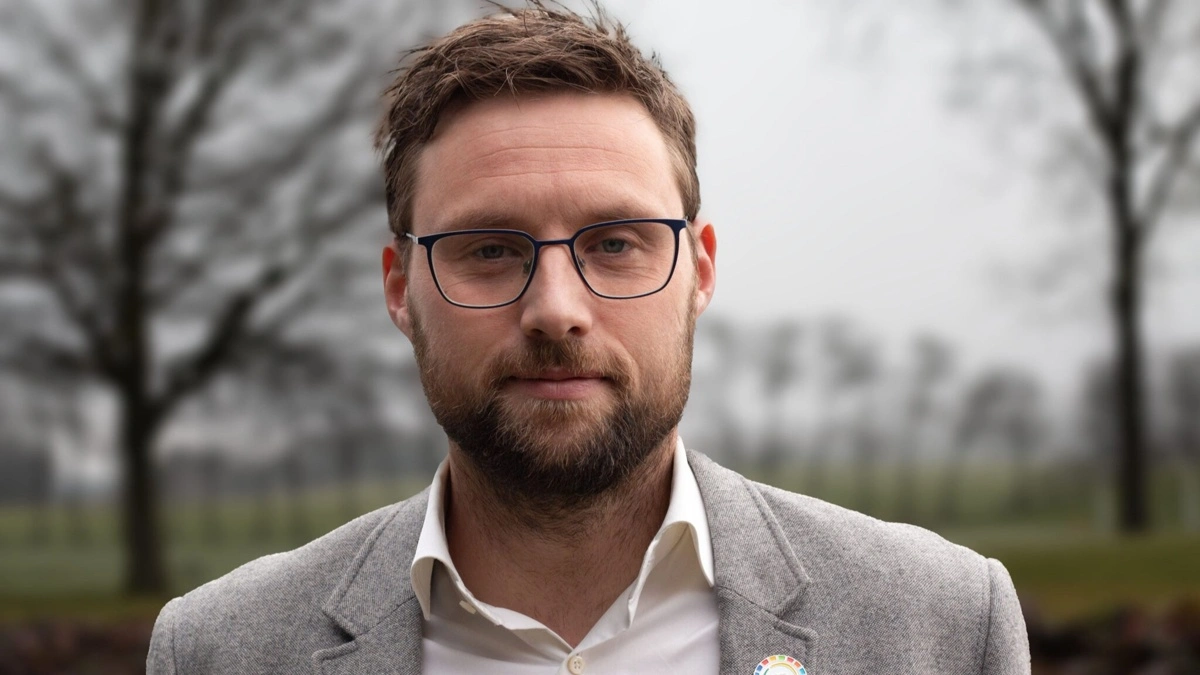 Niels Hauge Mikkelsen, formand for Bæredygtigt Landbrug, mener, at Landbrug & Fødevarer taler med to tunger om kvælstofmålene og fastholder opbakningen til en aftale, som bygger på urealistiske forudsætninger.