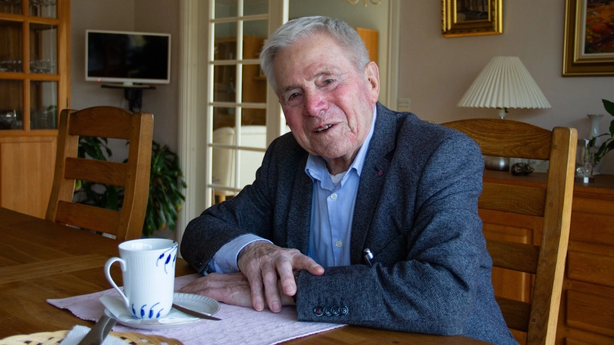 Landmand Aage Jakobsen, Kalundborg, indførte de krydsninger i Danmark op igennem 1960'erne og 1970'erne, som senere skulle vise sig at få stor betydning for hele branchen og for den danske landrace, som dermed ikke længere ville være den eneste race i produktionen. Arkivfoto: Anne Wolfenberg