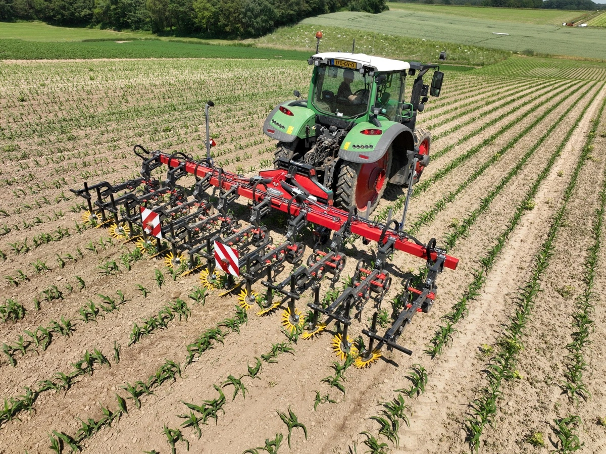 Kverneland producerer landbrugsmaskiner primært til slåning og sammenrivning af græs og lucerne. Arkivfoto