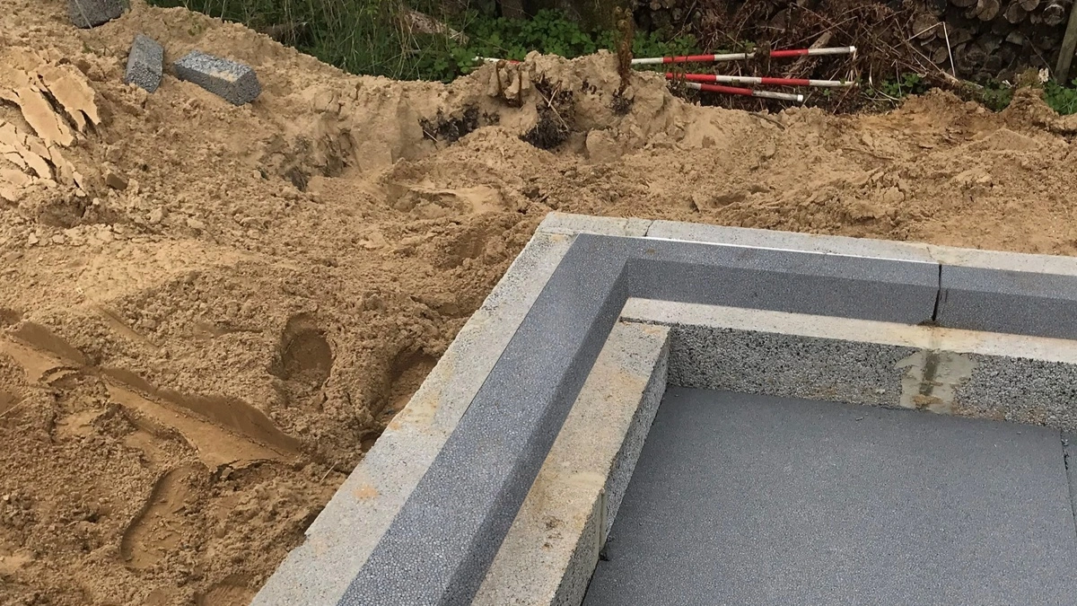 Nyt projekt vil bruge biokul i byggeblokke og kan på sigt skabe en afsætningskanal for landbrugets biomasse og restprodukter. Foto: CRH Products