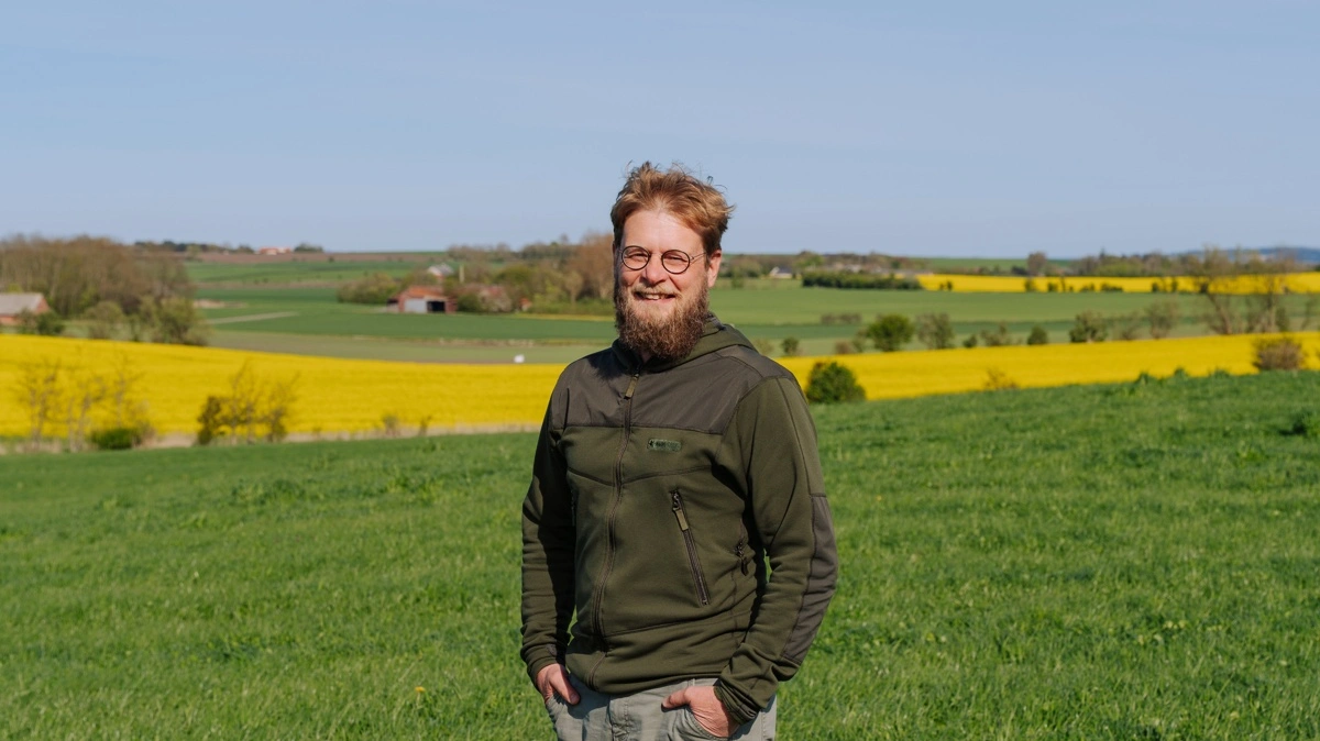Erik Fjendbo Jørgensen arbejder som Natur- og miljørådgiver hos Fjordland, og dertil er han udtagningskonsulent.