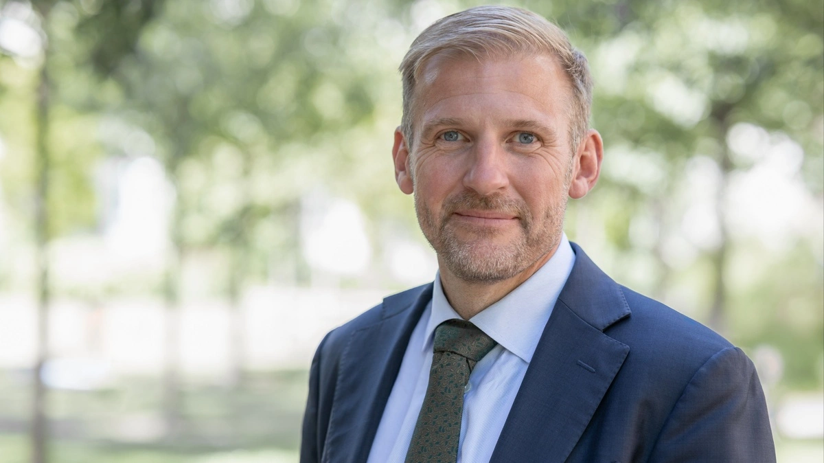 Grundet de nuværende regler bliver det ikke langs elektrificerede jernbaner, at der vil blive plantet mere skov, vurderer Anders Frandsen, direktør i Skovforeningen. Foto: Connie Maria Westergaard