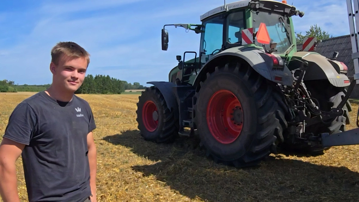 Malthe Møller kører kornvogn og er netop startet som elev hos DLM. Om et halvt år skal han videre på Dalum Landbrugsskole.