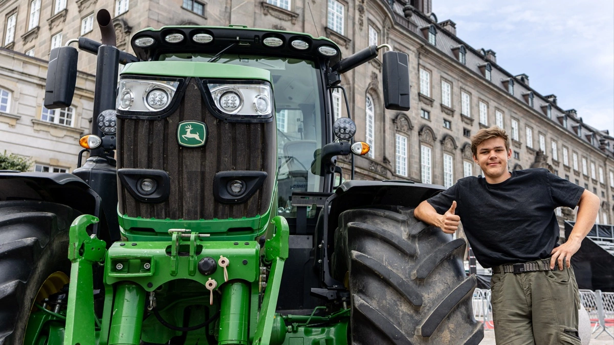 - De finder på så mange regler jo. Sidste år demonstrerede vi mod treparten, for det gavner på ingen måde landbruget. Nu er det så den nye gødningslov, fortæller Tobias Larsen. Fotos: Daniel Barber
