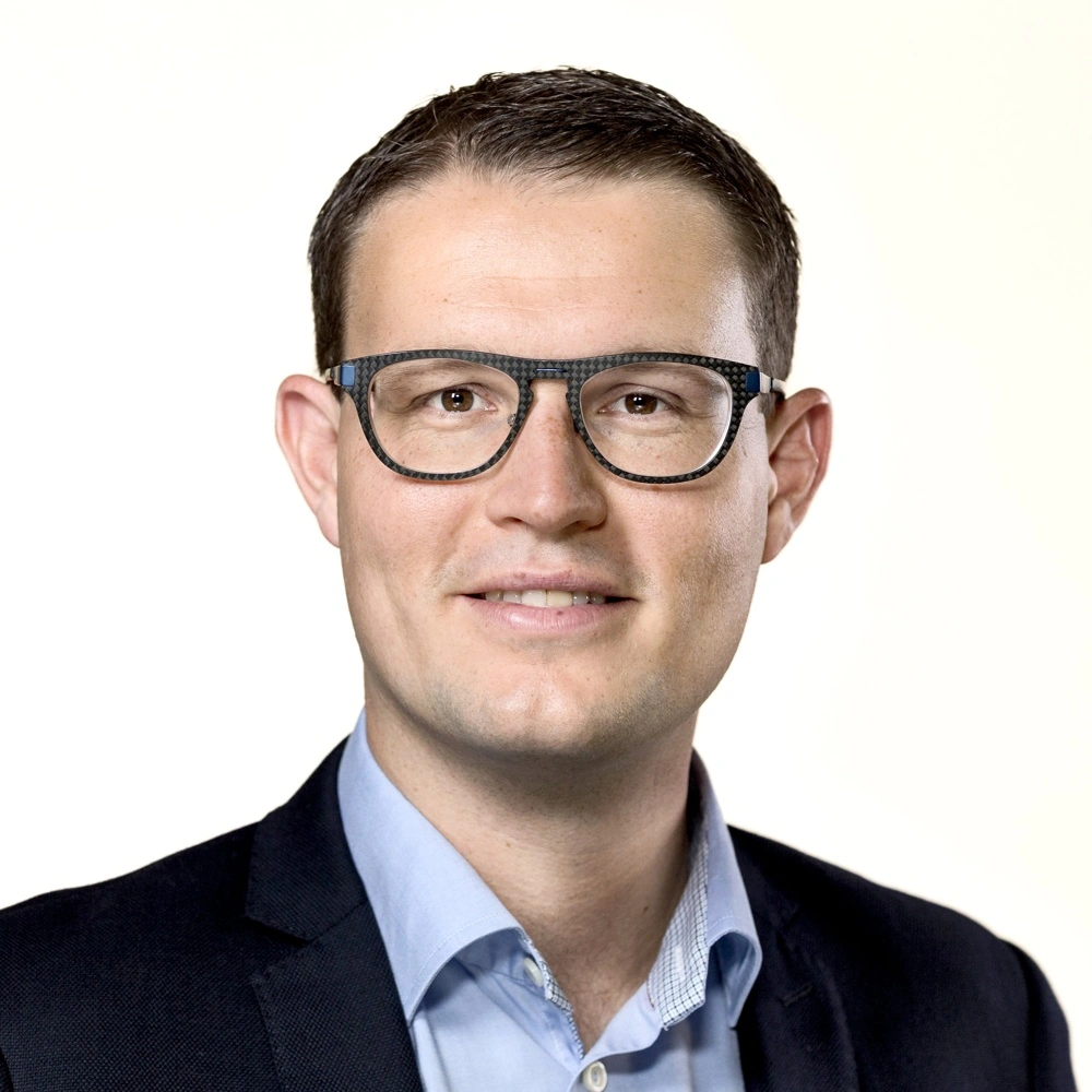 Omkring 7.600 bedrifter står til at blive påvirket af nye lofter over arealstøtten, vurderer regeringens i et såkaldt samlenotat, som minister for Natur og Dyrevelfærd Christian Rabjerg Madsen har sendt til Fødevareudvalgets medlemmer. Foto: Folketinget
 