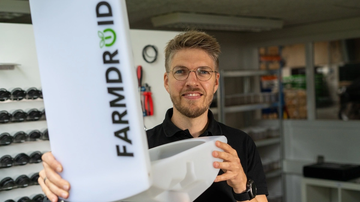 Der er sket meget, siden adm. direktør Kristian Warming sammen med sin bror fik de første tanker om FarmDroid i forældrenes roemark. 