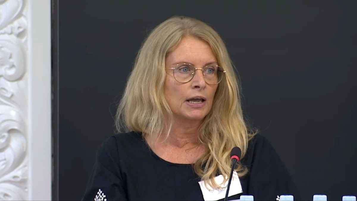 Pia Brødslev lagde ved overdragelsen vægt på, at grisene skal betragtes som levende væsener og have bedre mulighed for at udfolde deres naturlige adfærd.