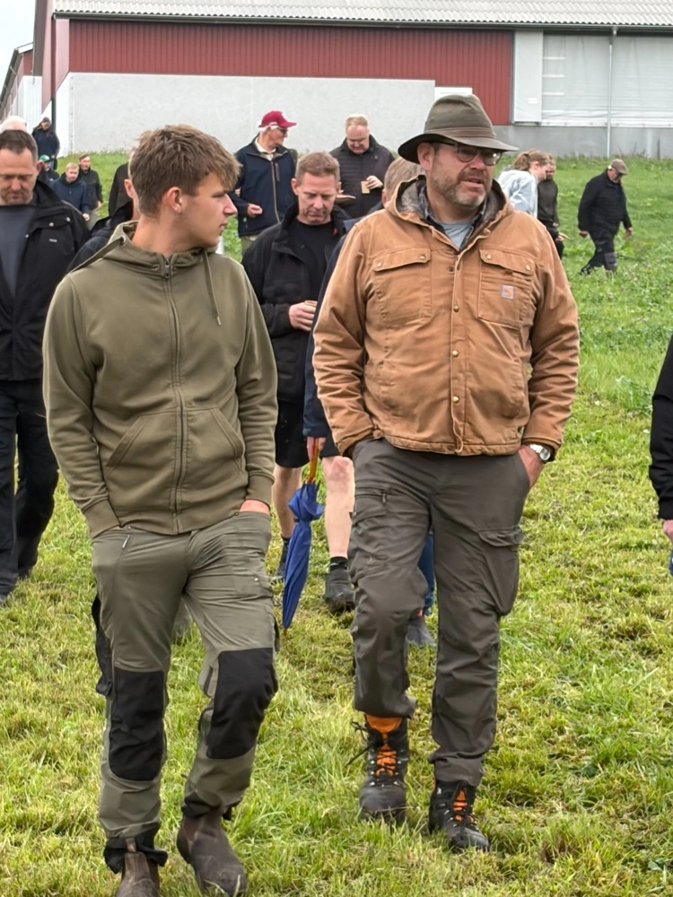 Grovfodermødet hos Henrik Terkelsen, Grønnemosegaard ved Gudbjerg på Sydfyn, i sidste uge var velbesøgt. 