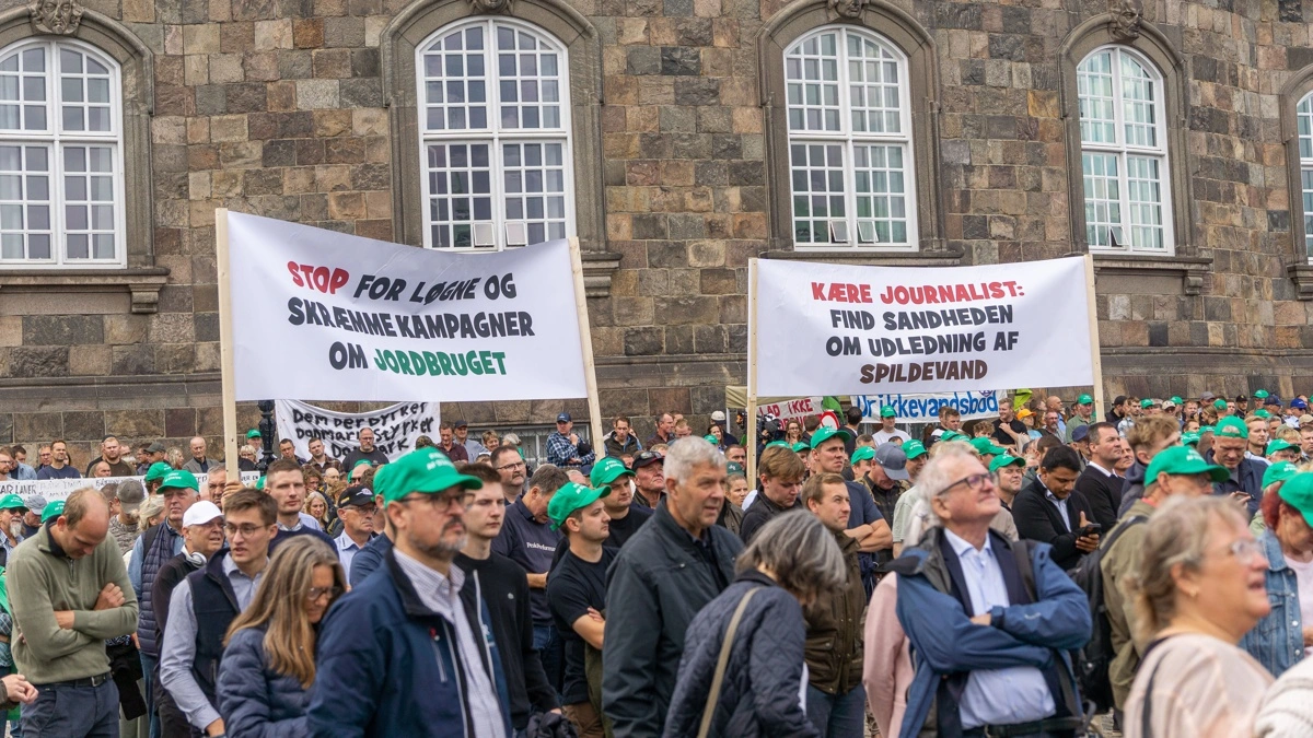Det er kun godt, at der arbejdes på flere fronter frem for én, mener Niels Hauge Mikkelsen. Her ses Bæredygtigt Landbrugs demonstration på Christiansborg Slotsplads den 1. september. Foto: Søren Nørgaard