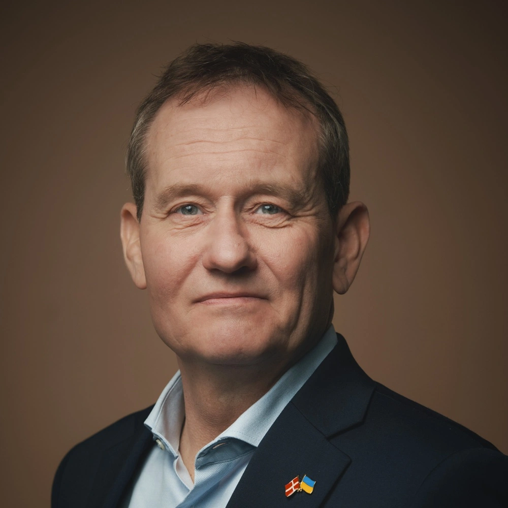 Transportordfører for Venstre, Peter Juel-Jensen, vil af hensyn til lodsejerne have staten til at overtage skovhugsten langs elektricificerede jernbaner. Foto: Marie Hald