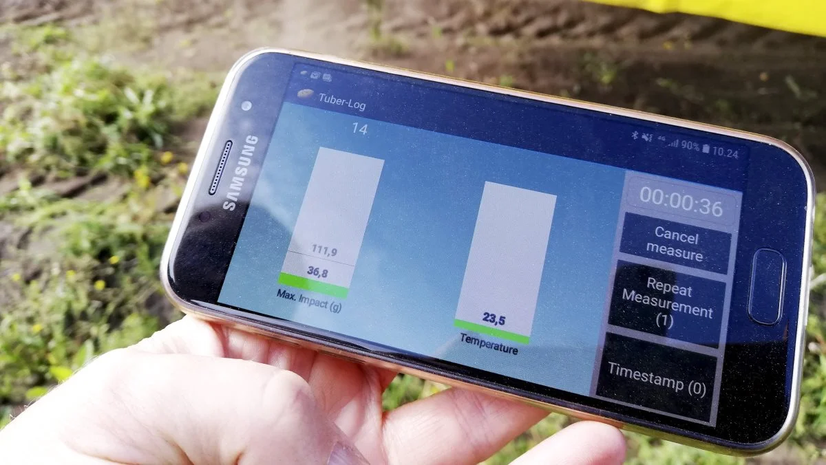 De stød, den elektroniske kartoffel modtager, registreres på telefonen.