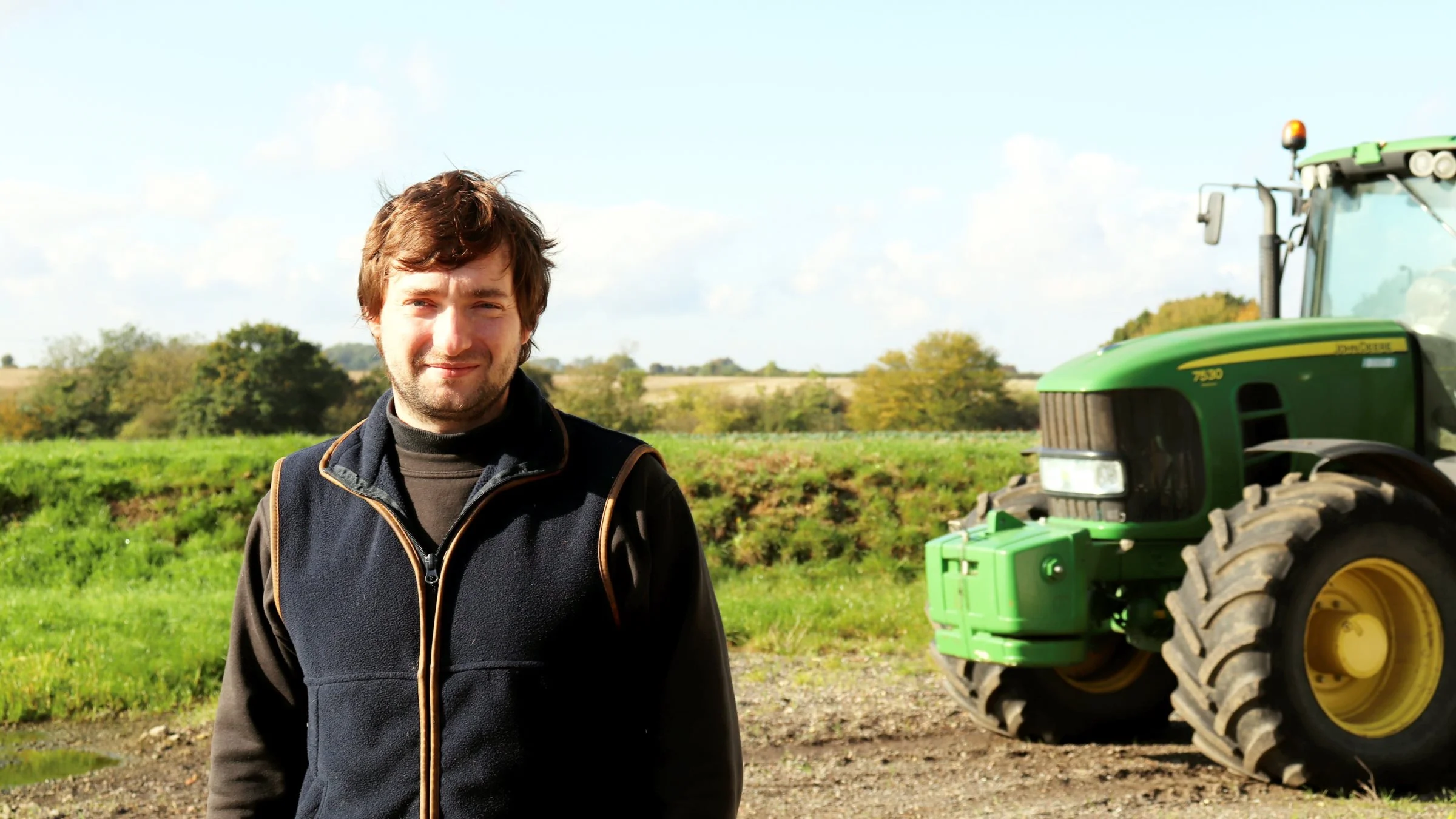 - Mange ineffektive farmere vil gå konkurs eller stoppe med deres landbrug efter Brexit, vurderer 28-årige Adam Driver, der er engelsk planteavler. Det giver ham sikkert mulighed for at få billig jord. 