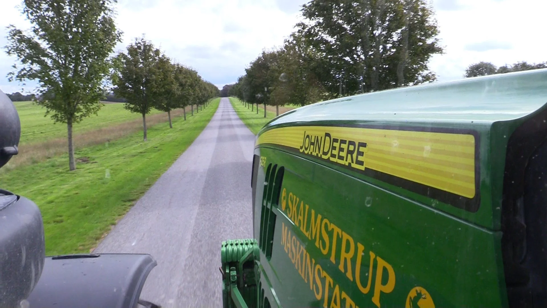 Som noget nyt i år gælder brændstofgarantien fra John Deere også for kørslen i selve marken under markarbejdet og ikke kun landevejskørslen.