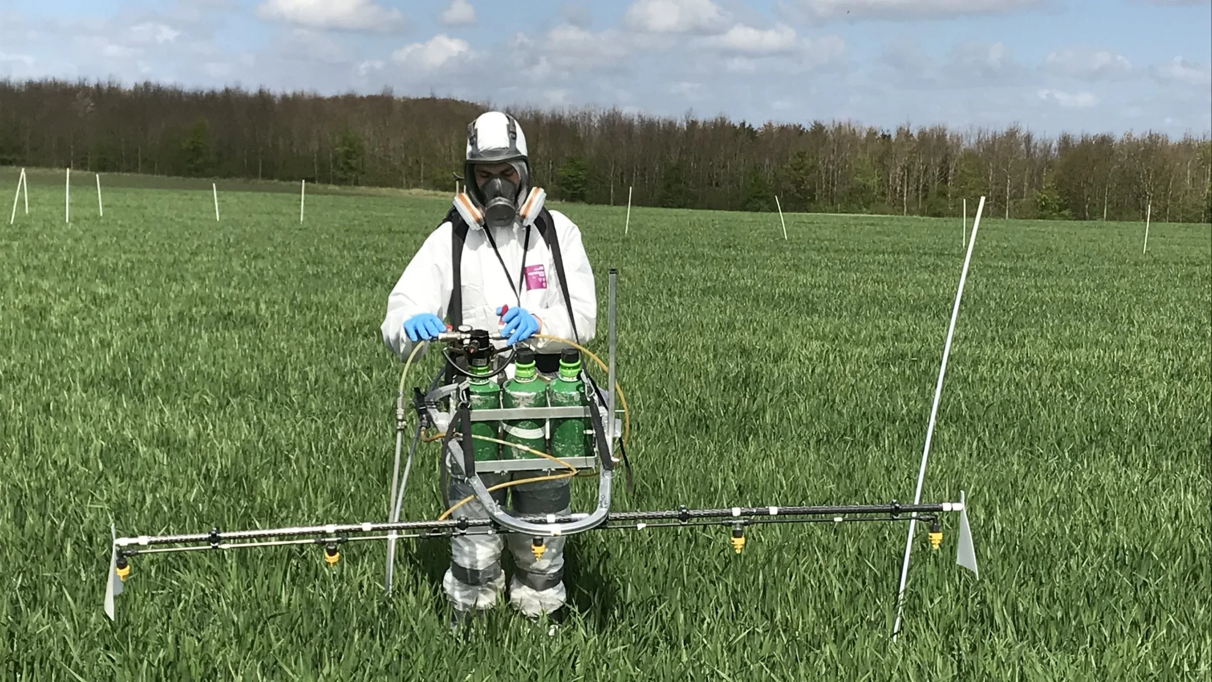 - I løbet af tre til fire år vil der komme rigtig mange nye midler indenfor biologiske sprøjtemidler og biostimulanter, vurderer Martin Gejl, AgroLab. Her ses testsprøjtning af nye midler til mulig godkendelse. Foto: Agrolab