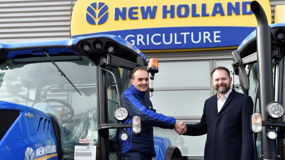 Både marketingchef Thomas Pedersen, CNH Industrial Danmark A/S, til venstre, og Agromeks direktør Claus Hermansen, er glade for, at New Holland igen er klar til Agromek. Foto: Wiegaarden.