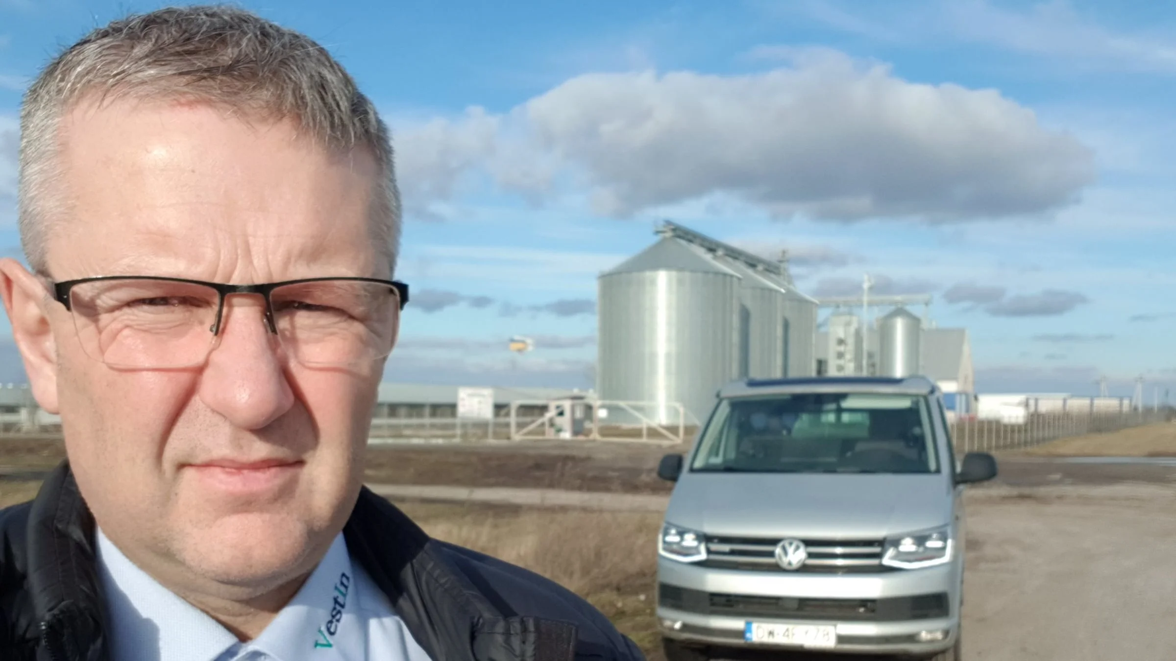 Bjarne Vest har fået særlig tilladelse fra de polske myndigheder til at køre rundt i Polen og rådgive om biosecurity på store polske svinebedrifter. Foto: VestIn