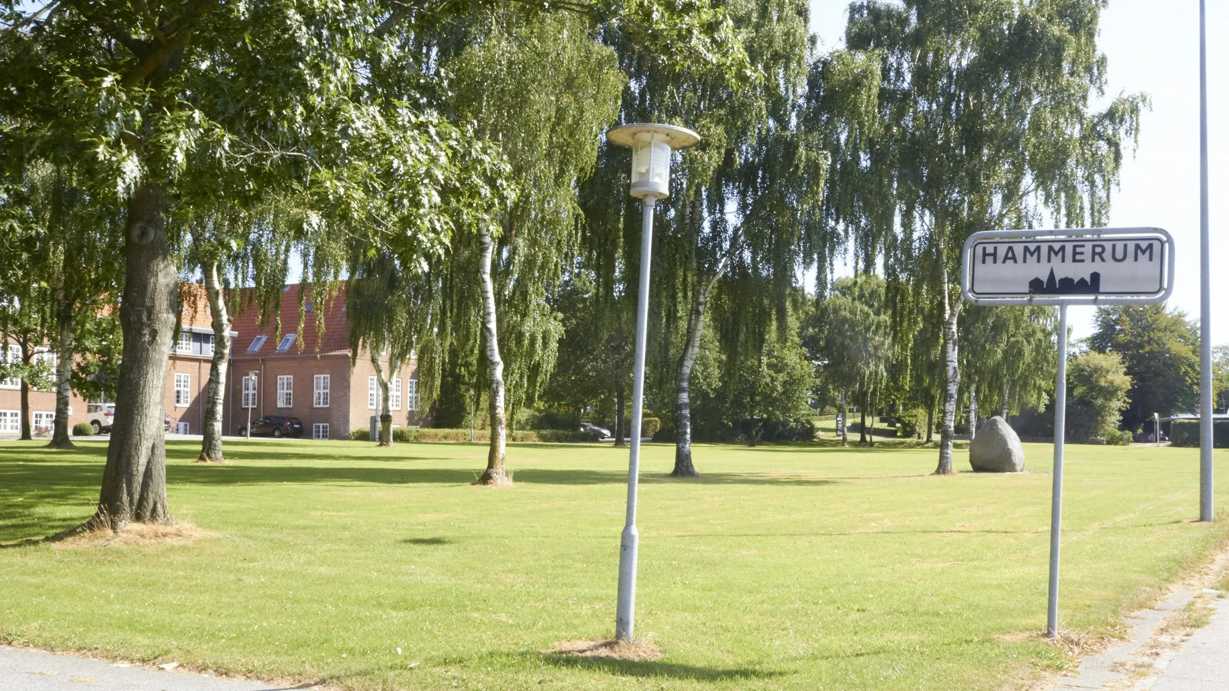Agroskolen ligger i byen Hammerum ved Herning.