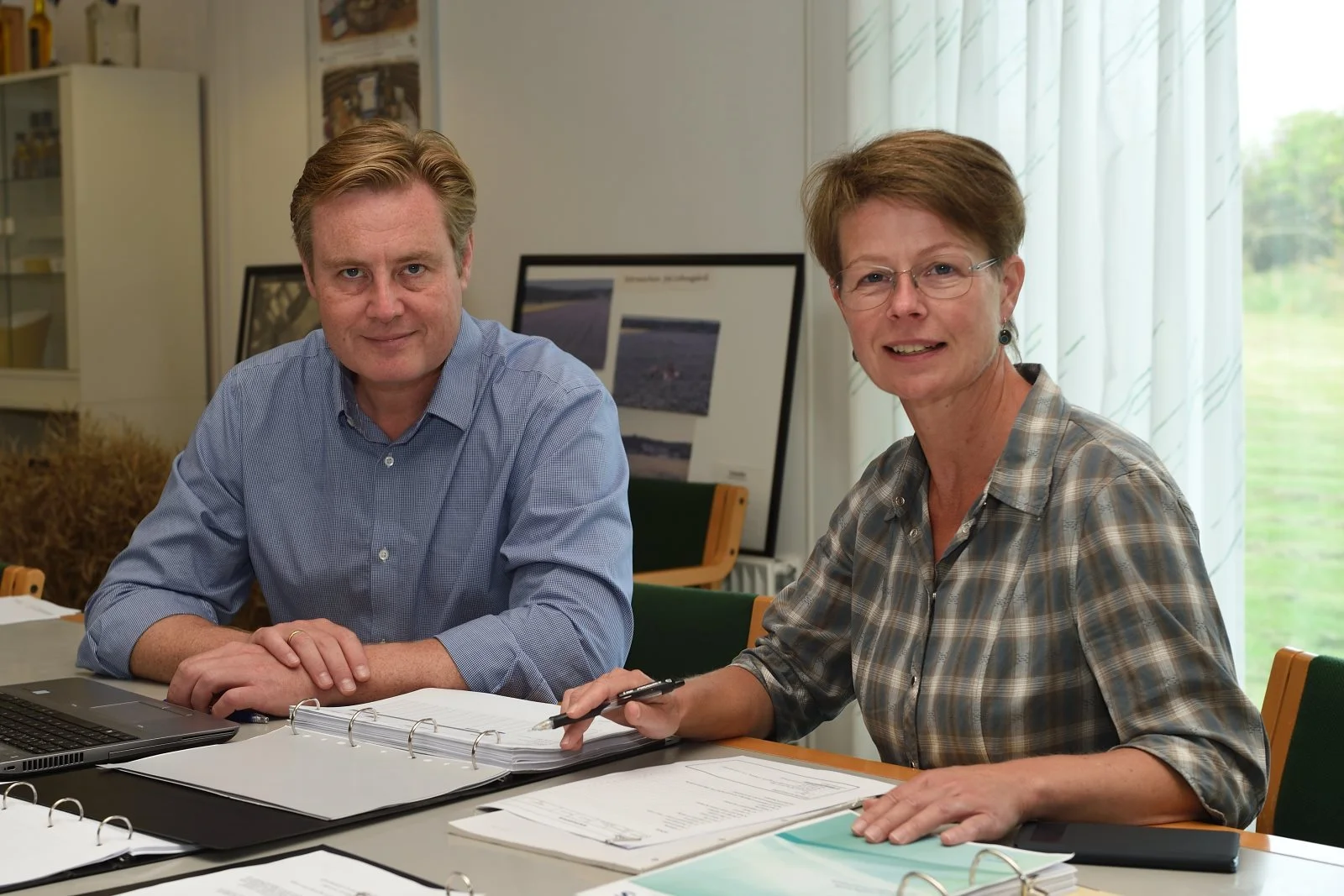 Hos Lehnsgaard Bornholms Oliemølle arbejder Henrik Kai Hansen og Signe Folke tæt sammen om at få IFS-certificeringen i hus.