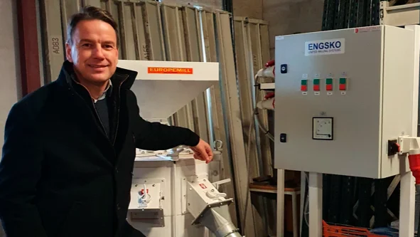 I 1900 blev Engskos første Millstone-fabrik oprettet af Mikkelsen-familien. 75 år senere kunne virksomheden fejre, at de havde produceret 1 million sten.