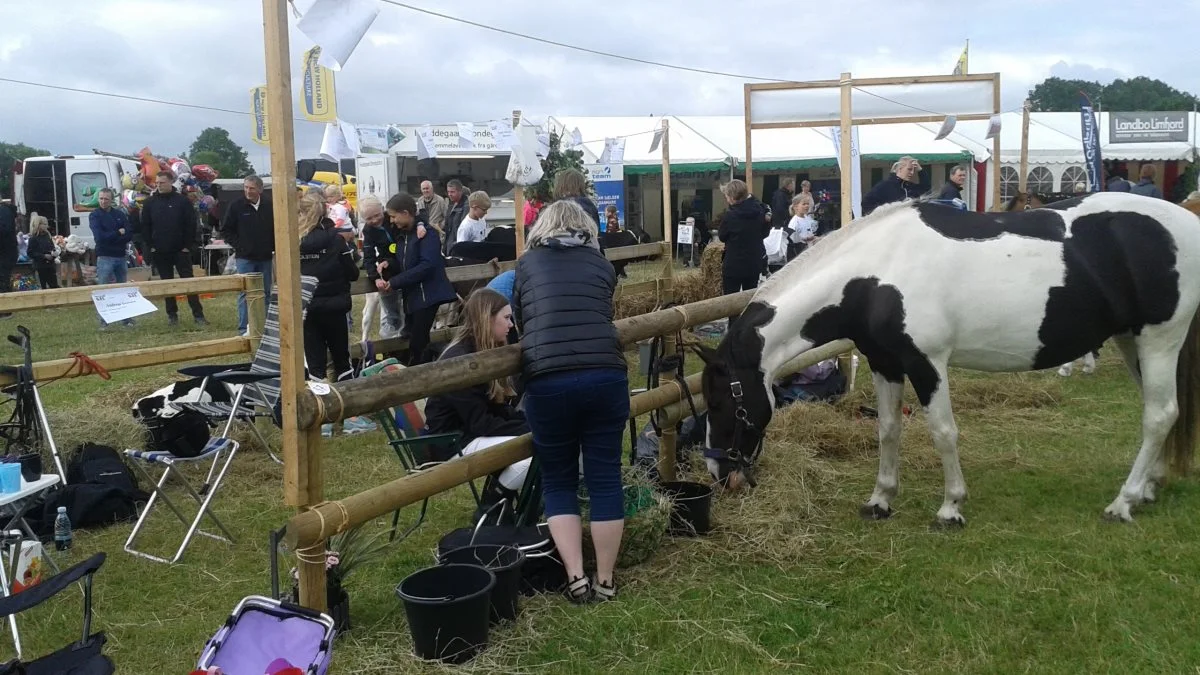 En stand på Farmshow i Skive giver ikke blot god mulighed for at vise og fortælle om sine produkter, men også til at komme i kontakt med et bredt publikum fra både land og by.