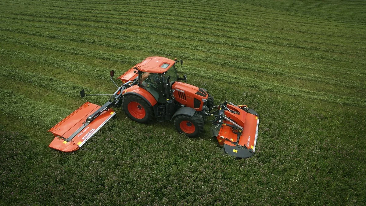 Grøntmaskiner produceret i Kerteminde og øvrige orange Kubota-redskaber vil fremover kunne ses på de danske marker.