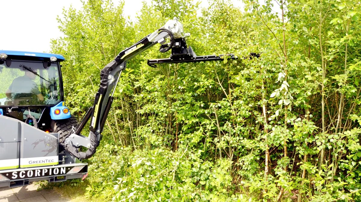 GreenTec Scorpion hegnsklipperen i aktion. En hegnsklipper til dem med det store behov. Foto: GreenTec

