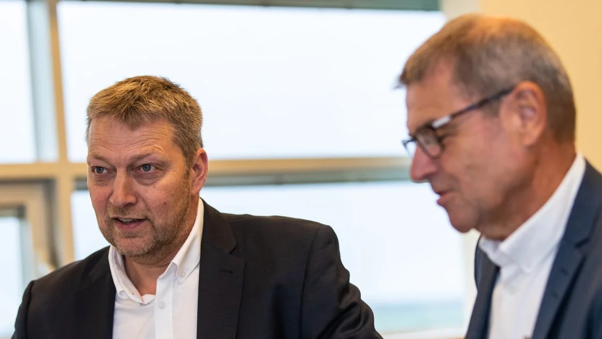 En tilfreds formand og direktør i Velas i form af henholdsvis Nis Kristian Hjort, (tv) og Jan Winther, (th), - rådgivningsvirksomheden er nemlig kommet endda rigtig flot gennem 2020. 

