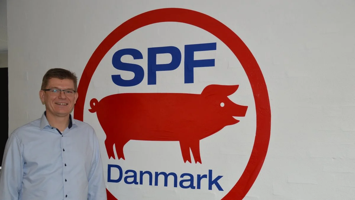 - Vi har ingen grøft mellem ledelsen og øvrige medarbejdere. Alle er lige vigtige her i virksomheden, for som den logistik, handelsvirksomhed og servicevirksomhed, som vi er, kræver det en enorm fleksibilitet – ikke mindst af chaufførerne, understreger adm. direktør Jens Kongensholm.

