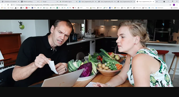 Agrovi har fremstillet en lille film, hvor planteavlschef Hans Henrik Fredsted besøger Anne Østergaard, som er én af de familier, der vil sende en ansøgning til den nye vegetarstøtte-ordning.