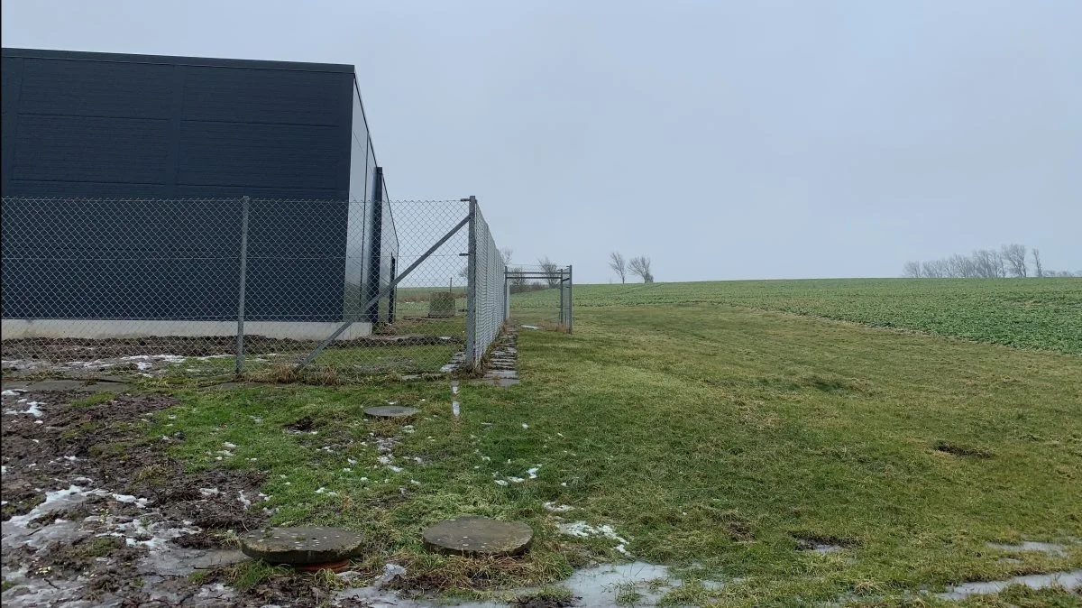 Det kan godt lade sig gøre for kommunerne at foretage en risikovurdering og, hvis ellers at 25 meters-zonen er overholdt, afstå fra at genere landets lodsejere yderligere i boringsnære områder, skriver Bente Andersen. Arkivfoto