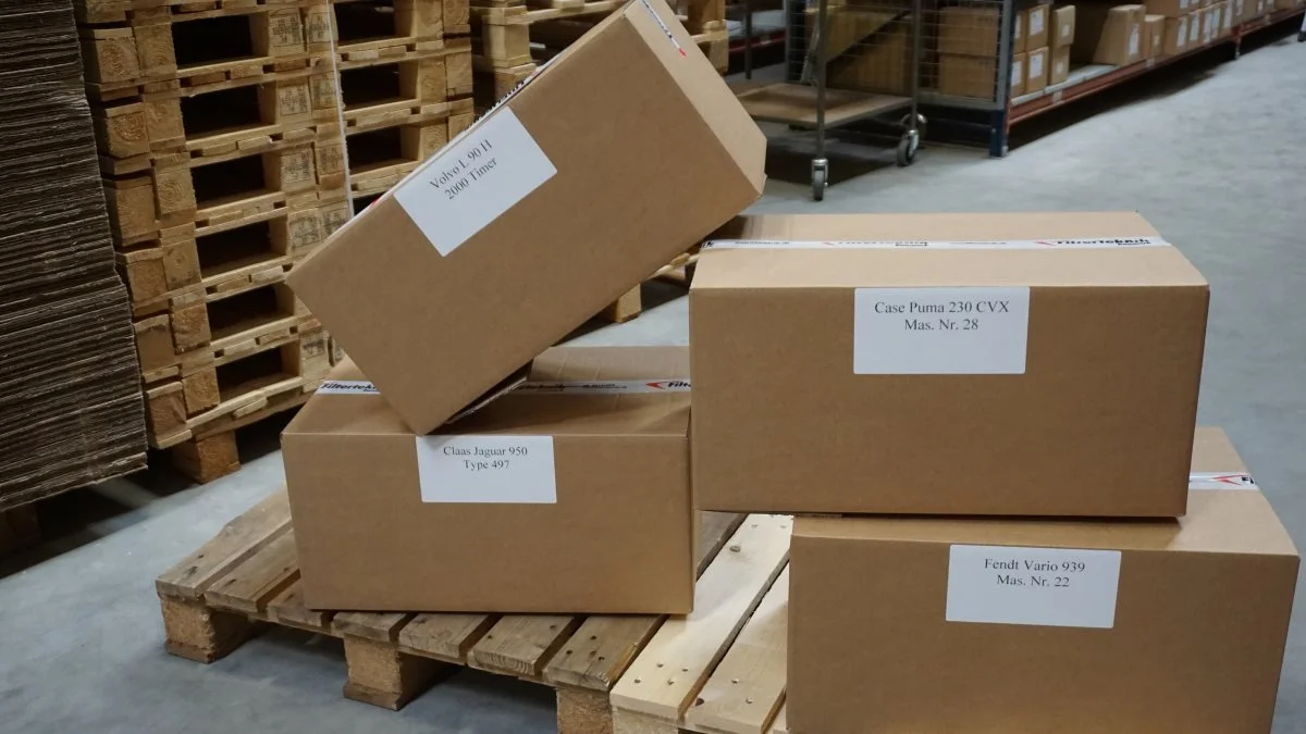 Filterteknik servicerer kunder med filtre, uanset hvilke mærker maskiner, kunderne bruger. Det kan blandt andet ses på Filtertekniks lager.   