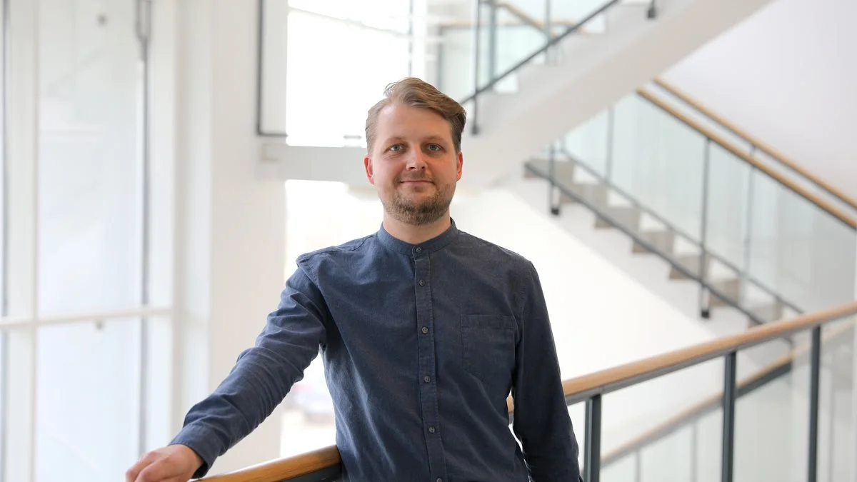 Kasper Frank Christensen tiltræder hos Sagro fra stillingen som kommunikation- og presseansvarlig hos Friland. Foto: Sagro