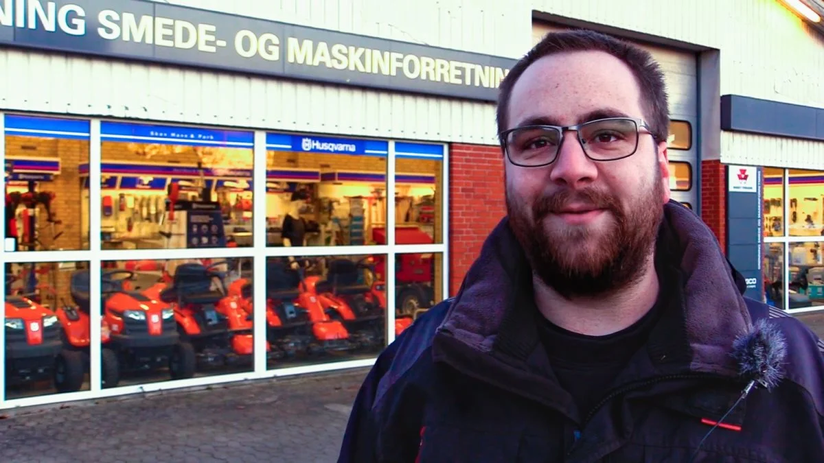 Claus Marcussen fra Grønning Smede- og Maskinstation er blevet begejstret for muligheden for mere netsalg i fremtiden. Fotos: Alexander Dornwirth.