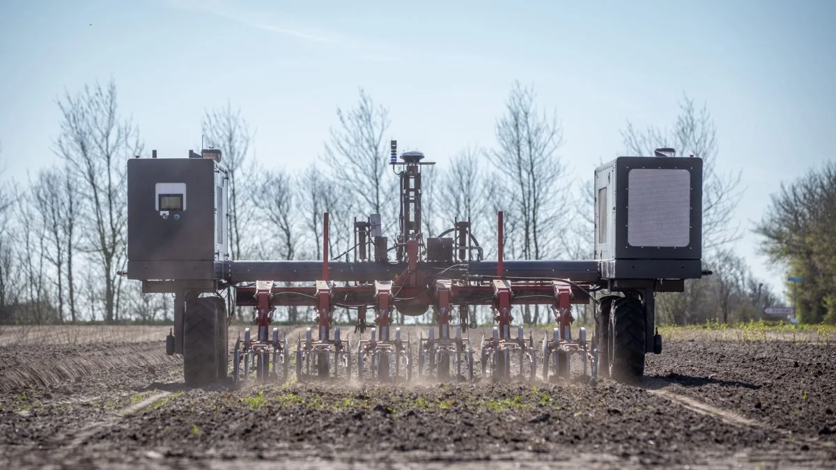 Fredag den 28. maj vil man kunne opleve avancerede robotter klare opgaverne i marken. Det sker ved Stauning Lufthavn ved Skjern.