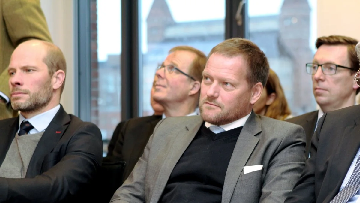 En ny vandløbslov kan have lange udsigter, konstaterede formand for Folketingets miljø- og fødevareudvalg, René Christensen (med grå jakke), på forårets generalforsamling i organisationen Danske Vandløb. Her ses han i en anden sammenhæng. Arkivfoto