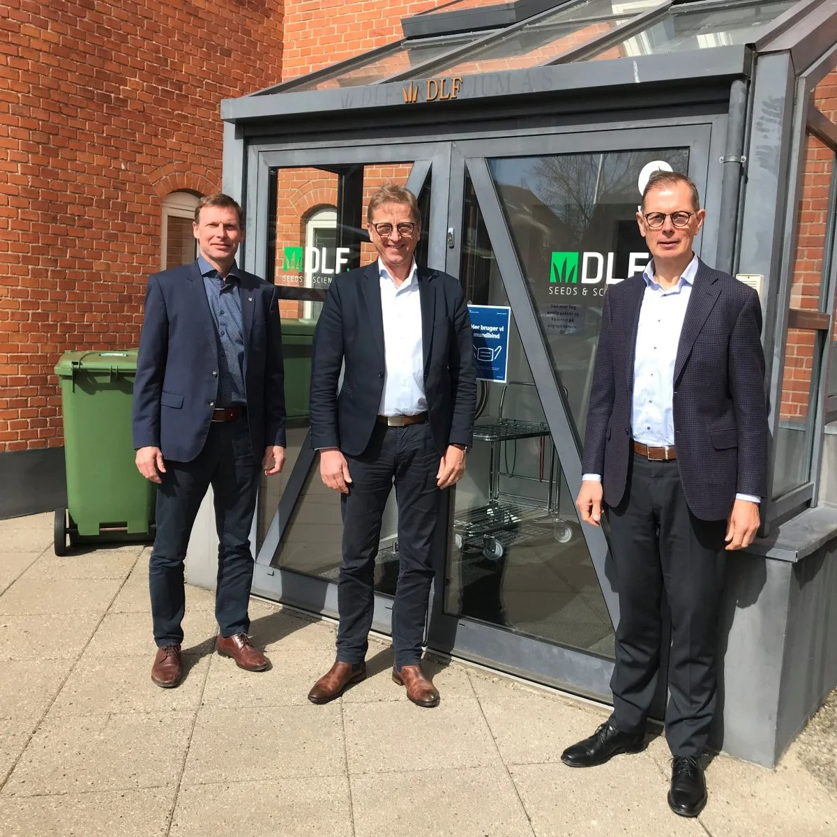 Asger Christensen, medlem af Europa-Parlamentet (i midten), mødtes for nylig med DLF-formanden Christian Høegh-Andersen (til venstre) og Truels Damsgaard, der er administrerende direktør i DLF.