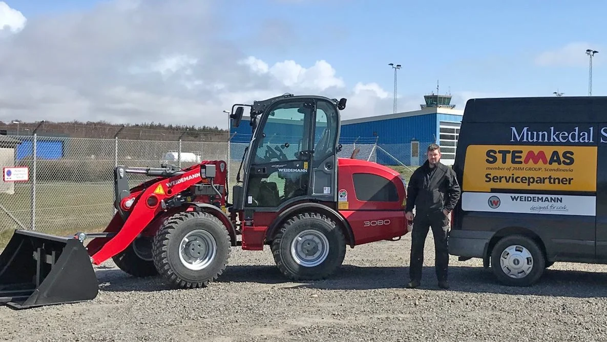 Flemming Kofod – klar med Weidemann-service på Bornholm.