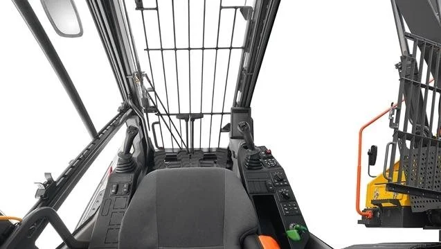 Straight Boom omdanner den 38-tons Volvo EC380E til et formidabelt nedrivningsredskab. Foto: Volvo Entreprenørmaskiner A/S

