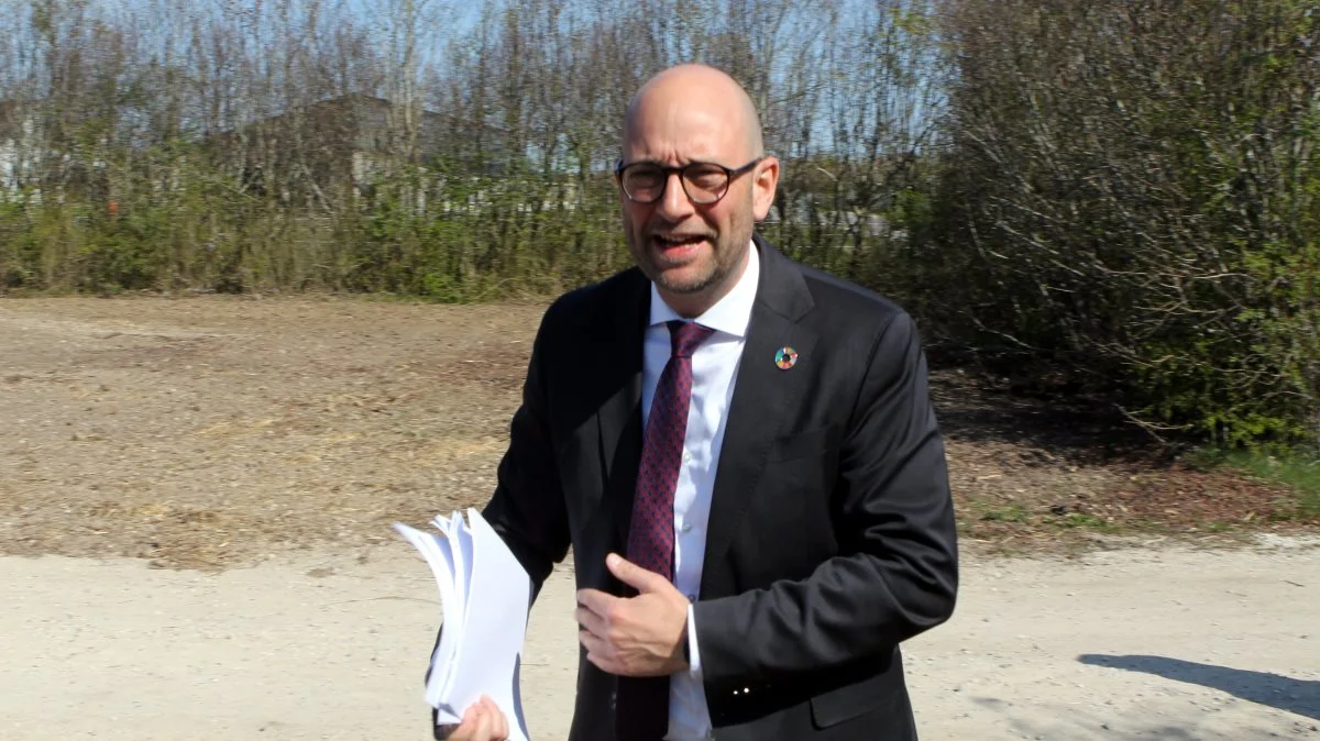 Fødevareminister Rasmus Prehn (S) fortalte, at man med lys og lygte har ledt efter egnede lavbundsarealer til at tage ud af drift, og man er kommet frem til, at der er 88.500 hektar at tage af. Foto: Lasse Ege Pedersen