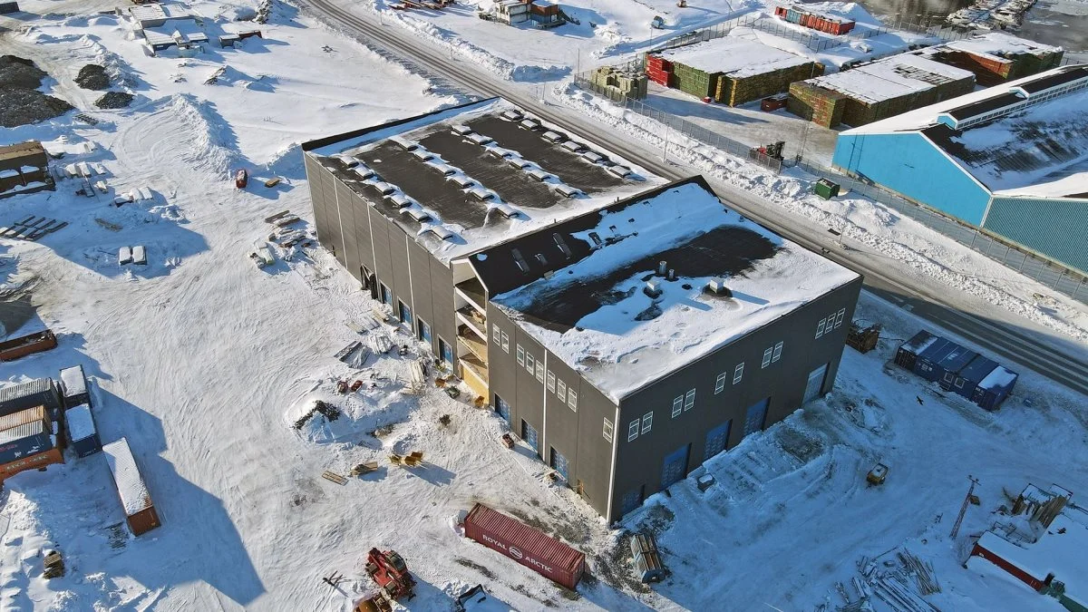 Usisaats nye hovedkvarter i Nuuk i fugleperspektiv. 