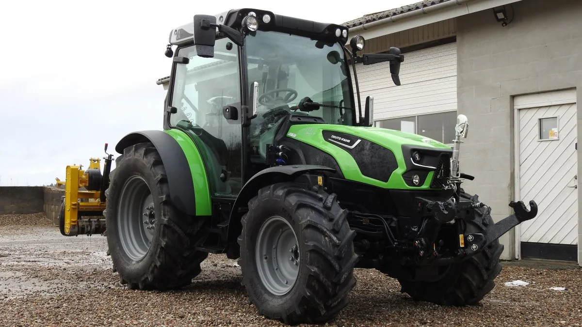 Den første af sin slags i Danmark - Deutz-Fahr 5110.4 D TTV med en stor panoramakabine, kører hos Gaard Entreprenør & Graderservice i Ringe.