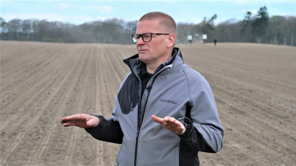 Kristian Møller, manager hos AgroIntelli, som er firmaet bag »Robotti«, fortæller, at selskabet nu går fra udviklingsarbejde til salgsarbejde i lande som England, Holland, Tyskland og Frankrig. Fotos: Karsten Himmelstrup 