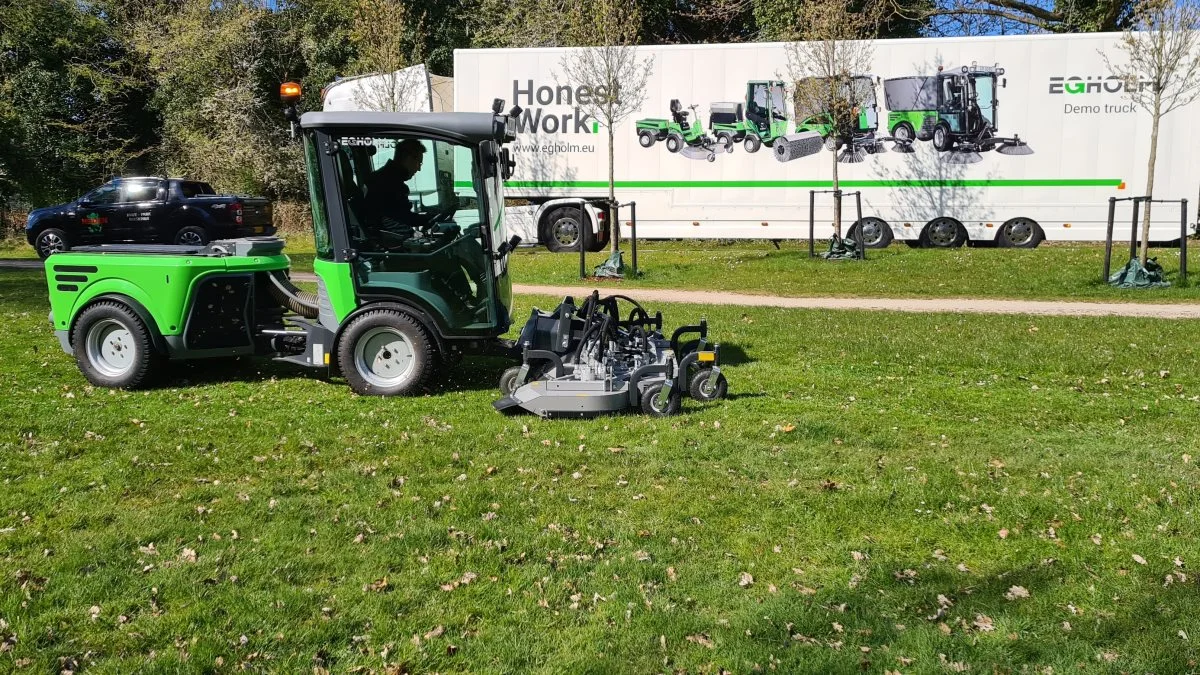 Heden Maskinforretning har været på demo-tur med den nye Egholm City Ranger 3070.